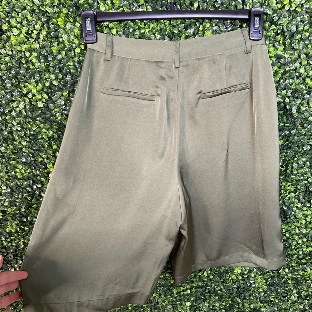 NWOT Anthropologie‎ bishop + young olive green Silky Bermuda Shorts